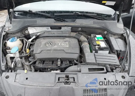 2015 Volkswagen Beetle 1.8T z USA, uszkodzony, nr VIN 3VWJ17AT8FM623288